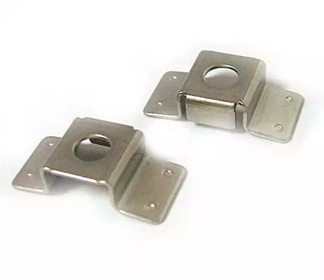 Poederbedekte stempende onderdelen Heavy Duty Shelf Bracket voor OEM CNC-hardwarecomponenten