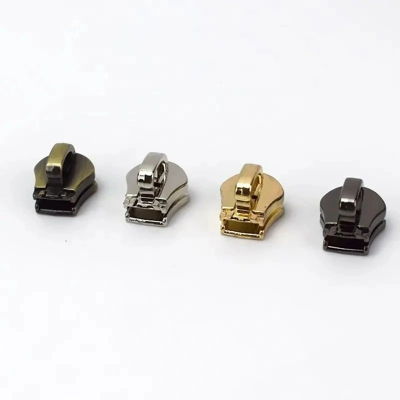 Aangepaste handtas Hardware Stempelproces Roestvrij staal Aangepaste metaal Kleur metaal